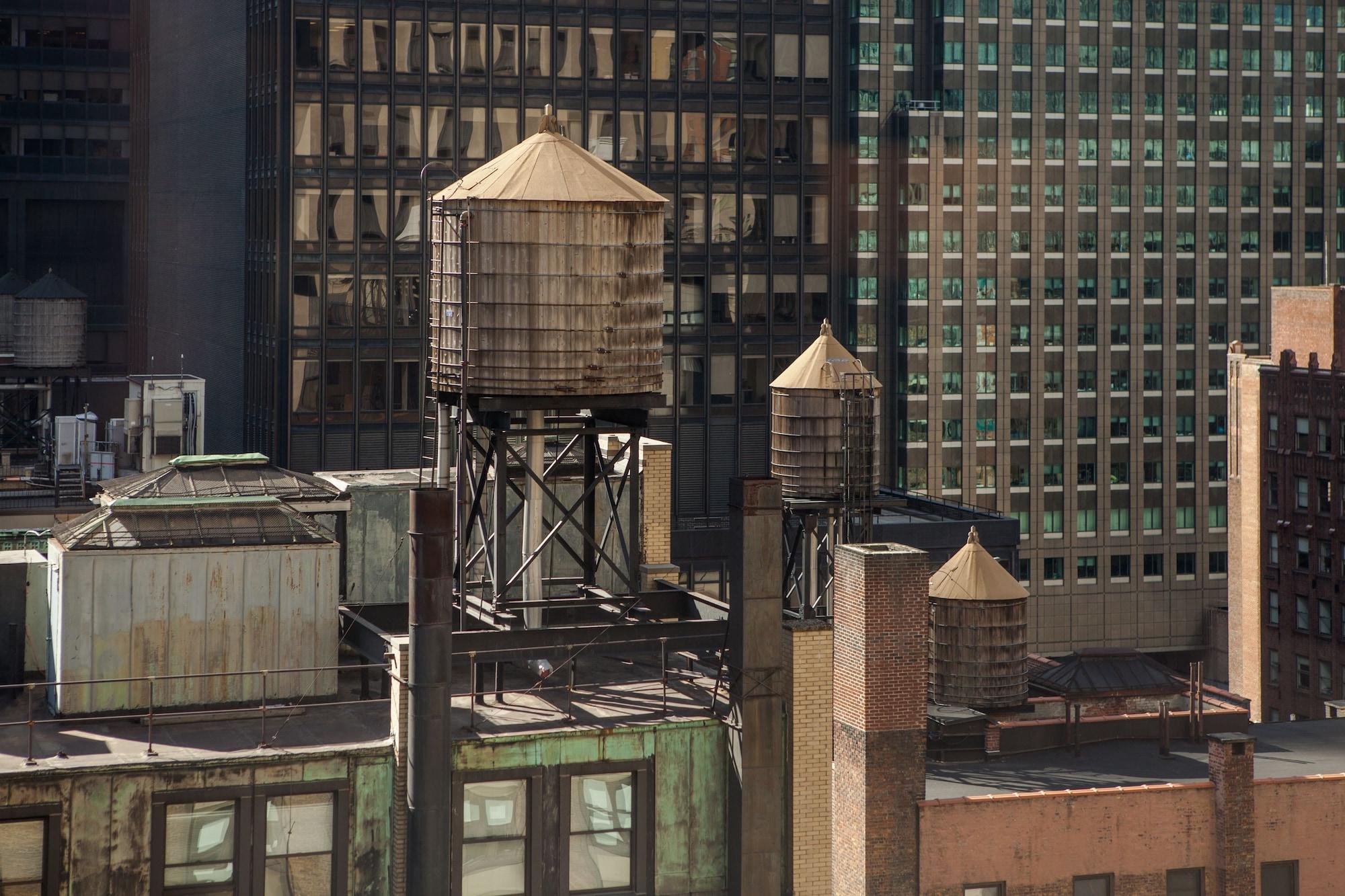 Westhouse Hotel นิวยอร์ก ภายนอก รูปภาพ Water towers in New York City