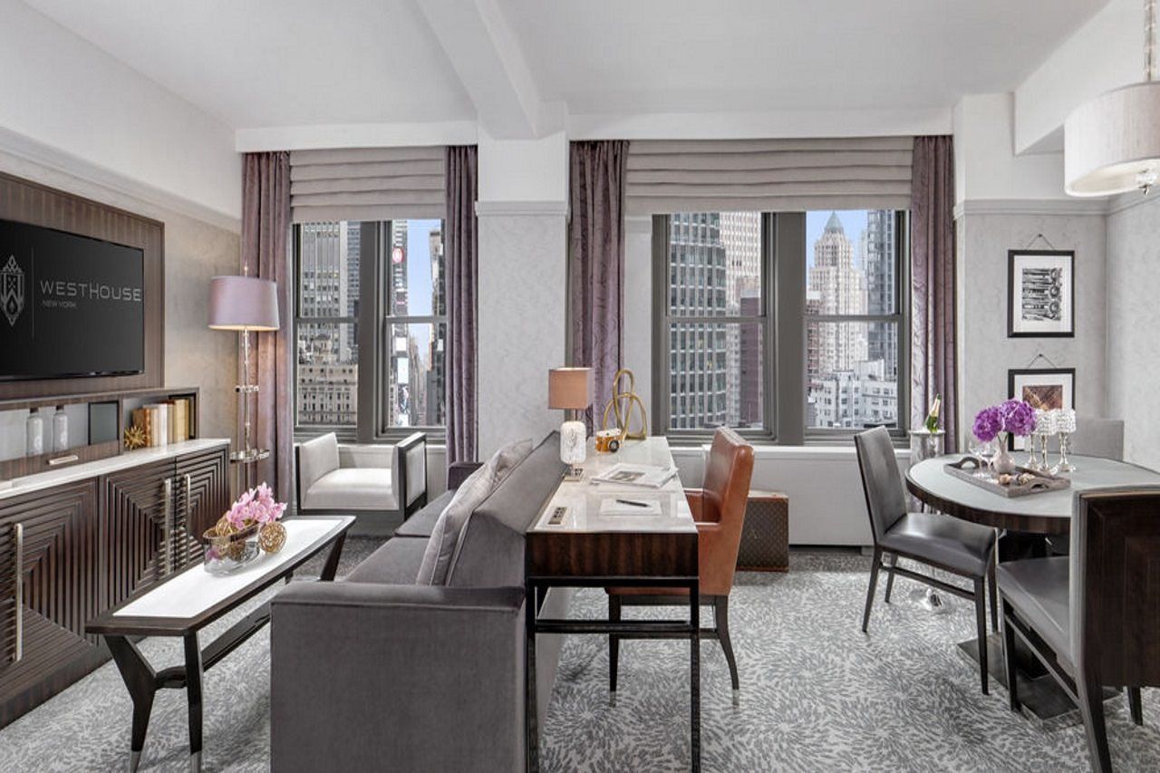 Westhouse Hotel นิวยอร์ก ภายนอก รูปภาพ A suite at The Carlyle