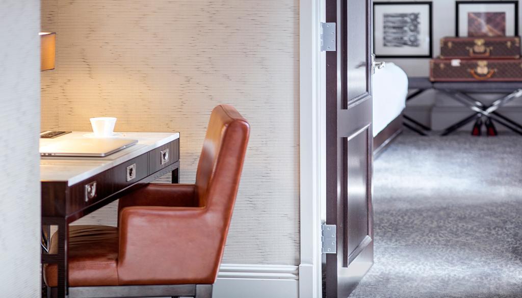Westhouse Hotel นิวยอร์ก ภายนอก รูปภาพ A door stop