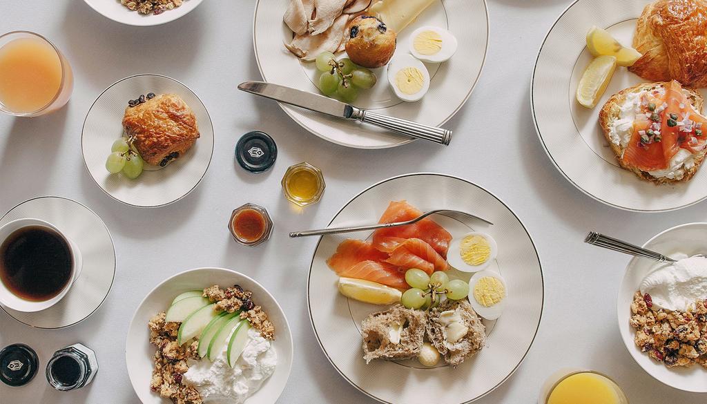 Westhouse Hotel นิวยอร์ก ภายนอก รูปภาพ A selection of dishes from the 2018 First Class breakfast menu